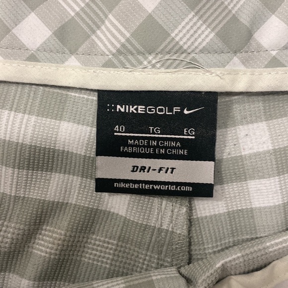 Nike Dri-fit Golf Shorts - Picture 2 of 3